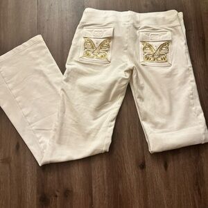 Bebe Cream Pants with Subtle Detailing